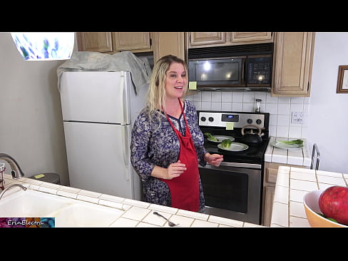 ❤️ Stepmom milking him in the kitchen before his date. ❌ Porno at en-gb.rex-porn-com.ru ❌❤